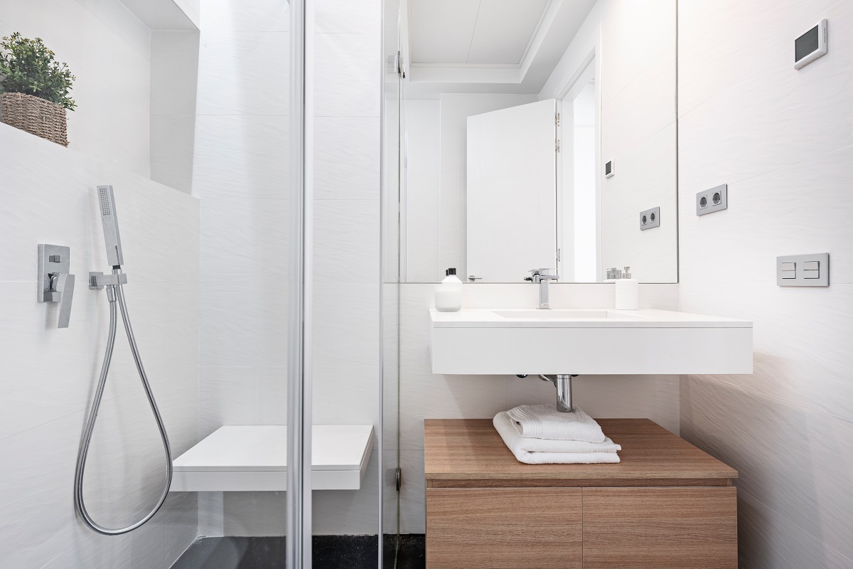 12 consejos para diseñar y decorar un cuarto de baño pequeño