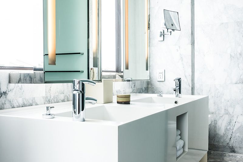 iluminar baño con led