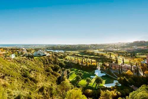 residencial hoyo 19 con vistas a campos de golf y el mar