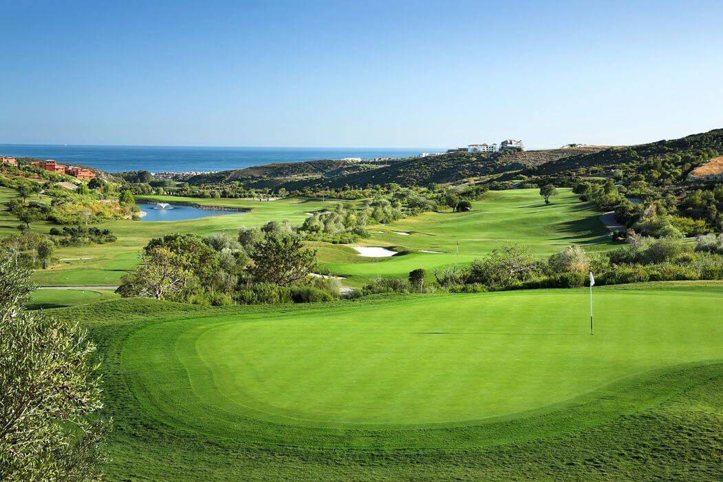 Diseñado por Cabell Robinson, el Club Finca Cortesín cuenta con 18 hoyos