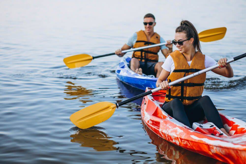 Kayak como uno de los deportes acuáticos en Málaga