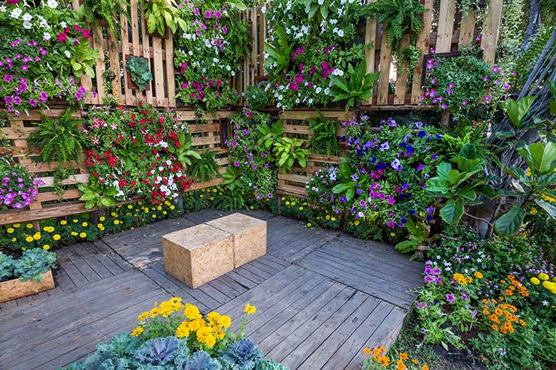 jardines verticales para decorar tu terraza