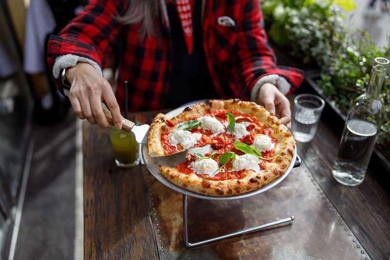 pizza en la terraza