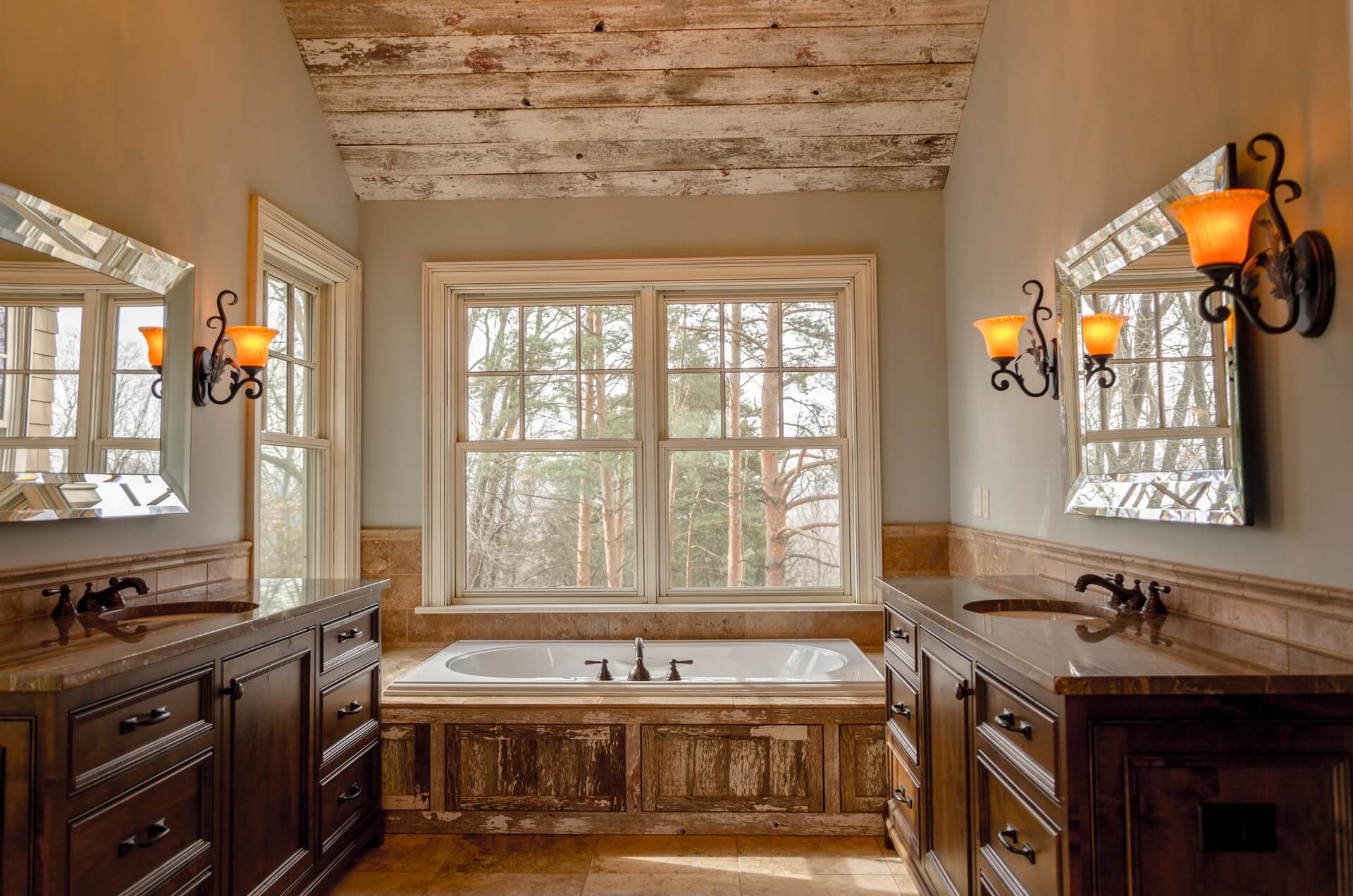 Baño con decoración shabby chic