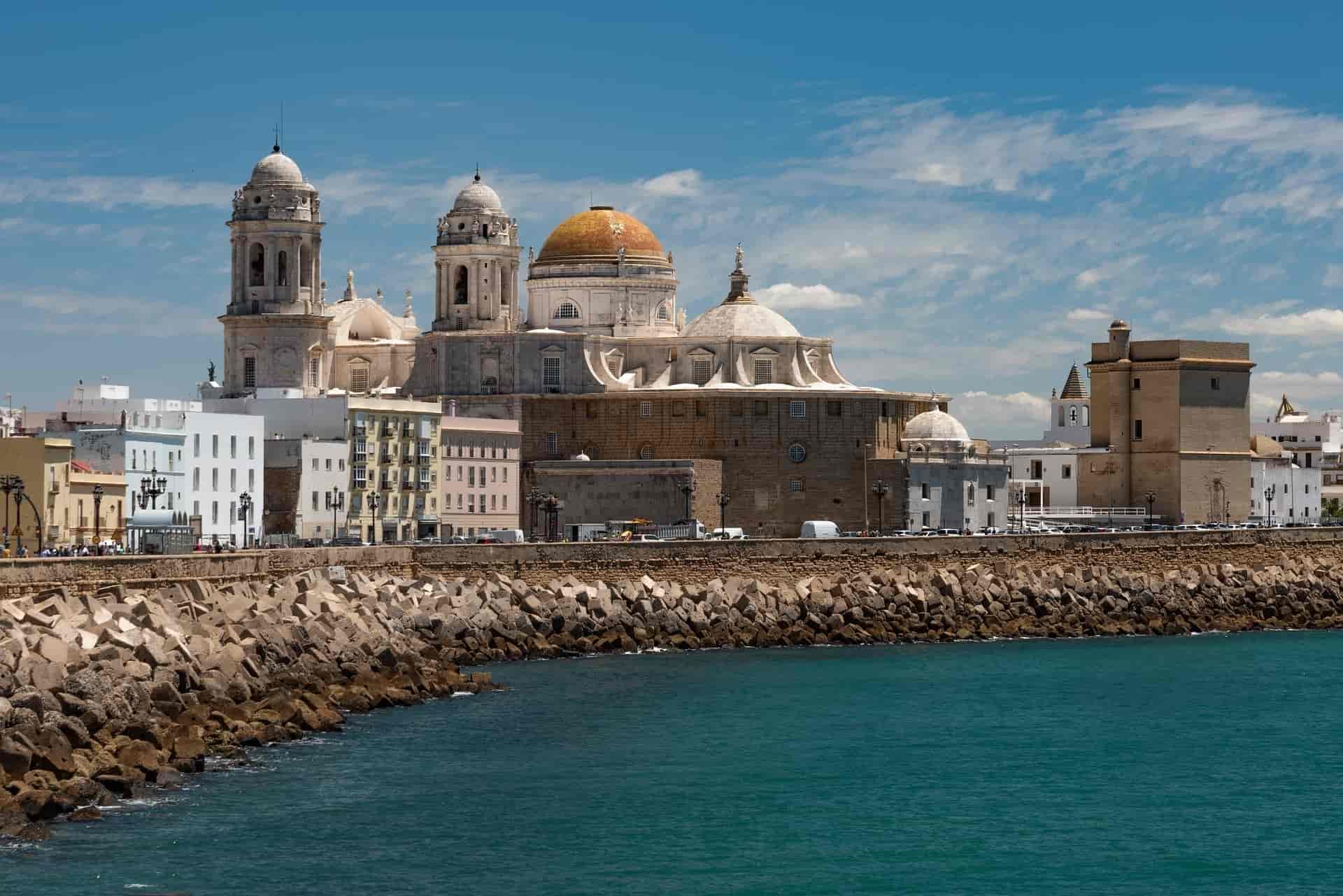 buying property in cadiz let you feel the mediterranean sea