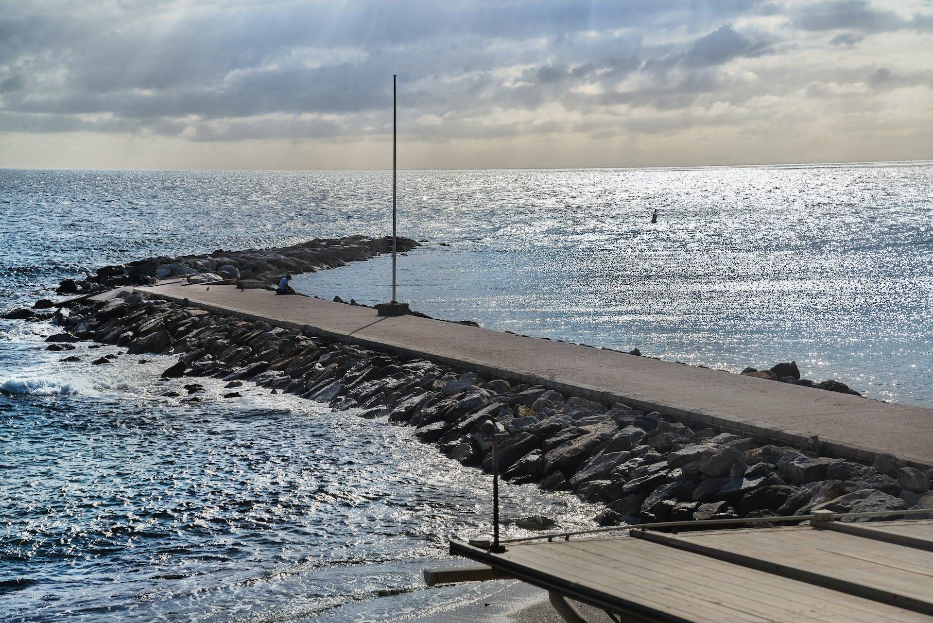 disfrutar de la playa vivienda en andalucia con golden visa